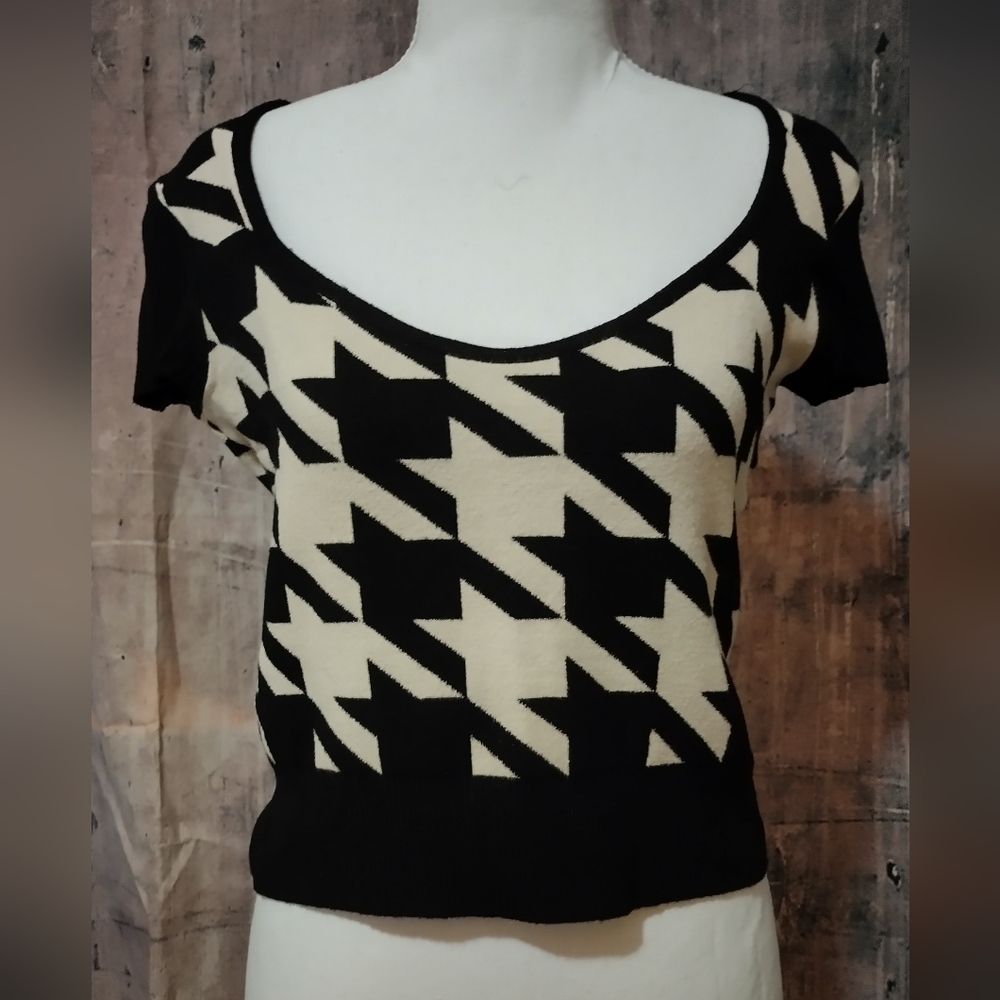Bette Paige Hounds Tooth Sweater